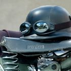 Helm mit Brille