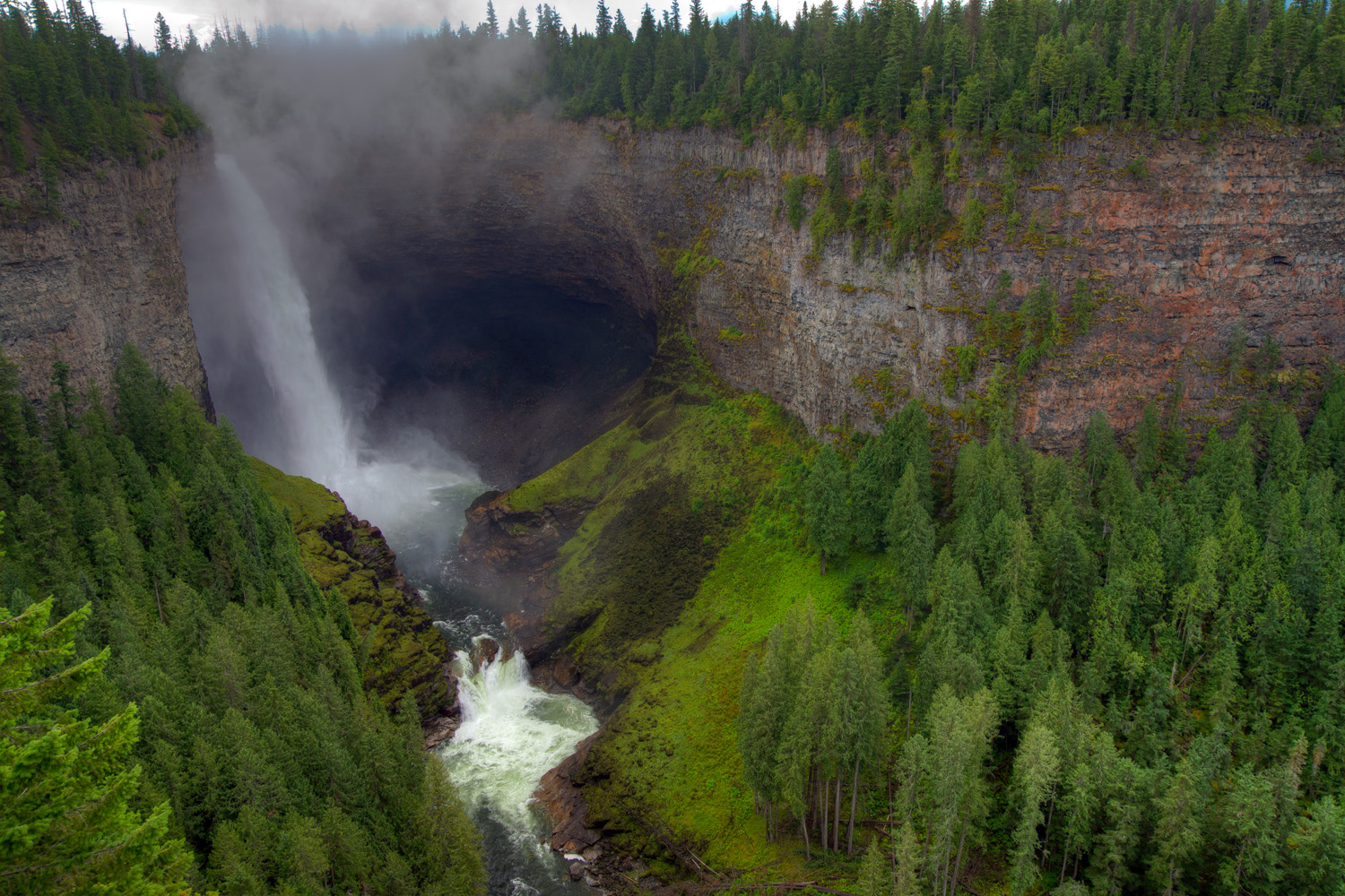 Helmcken Fall, 01  Kanada