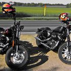 Helme und Harleys