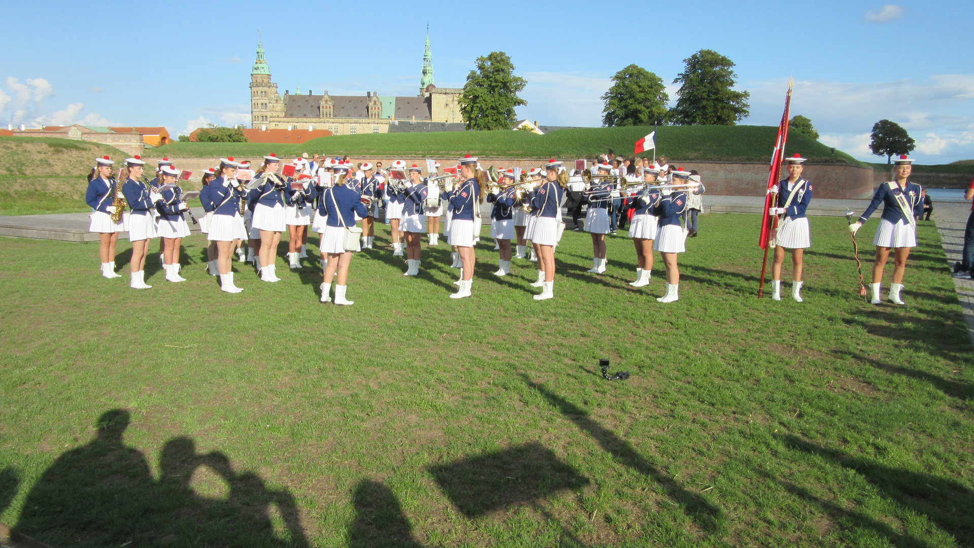 Helsingor-Pigegarde vor Schloss Kronborg