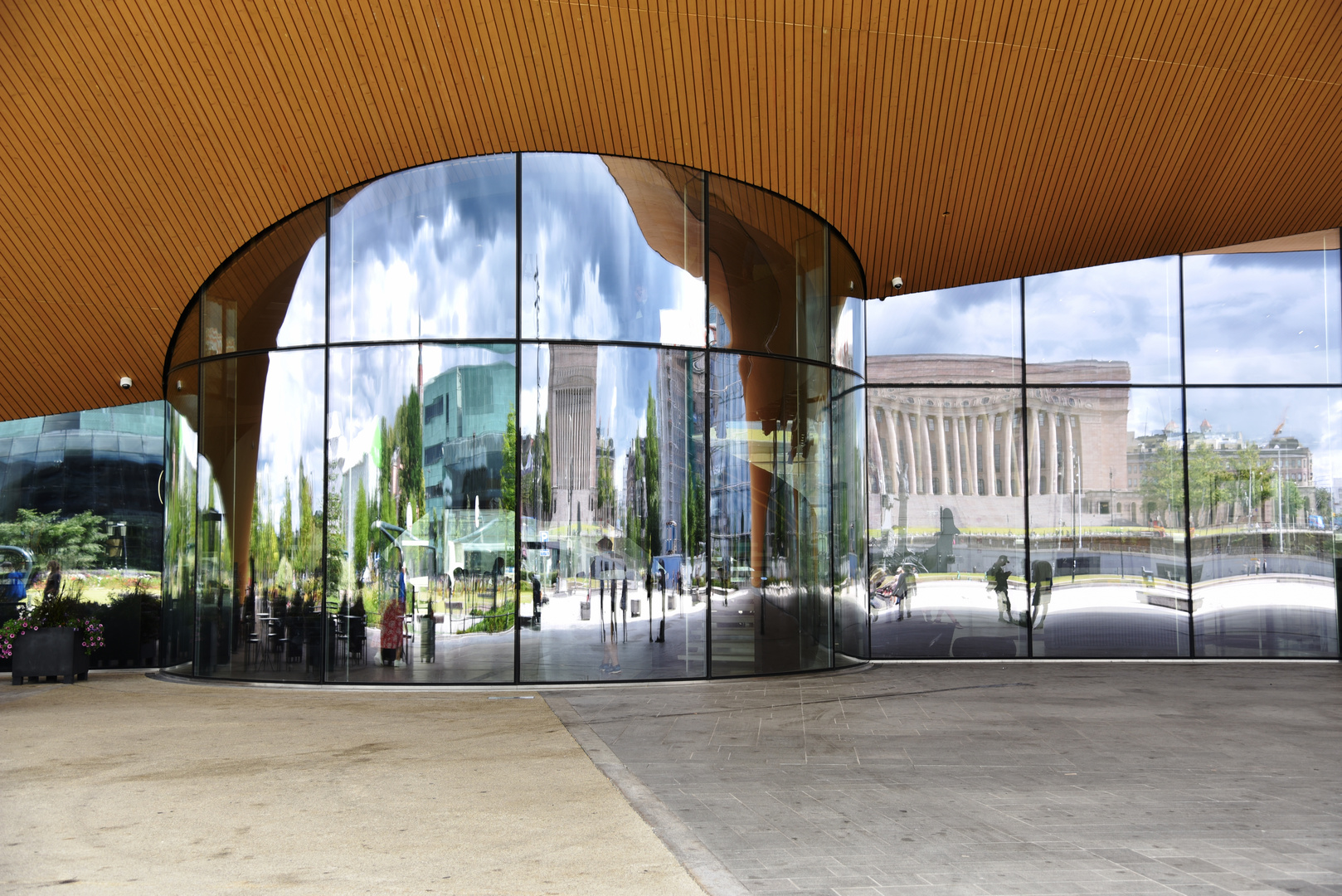 Helsinki, Bibliothek Oodi, Spiegelung