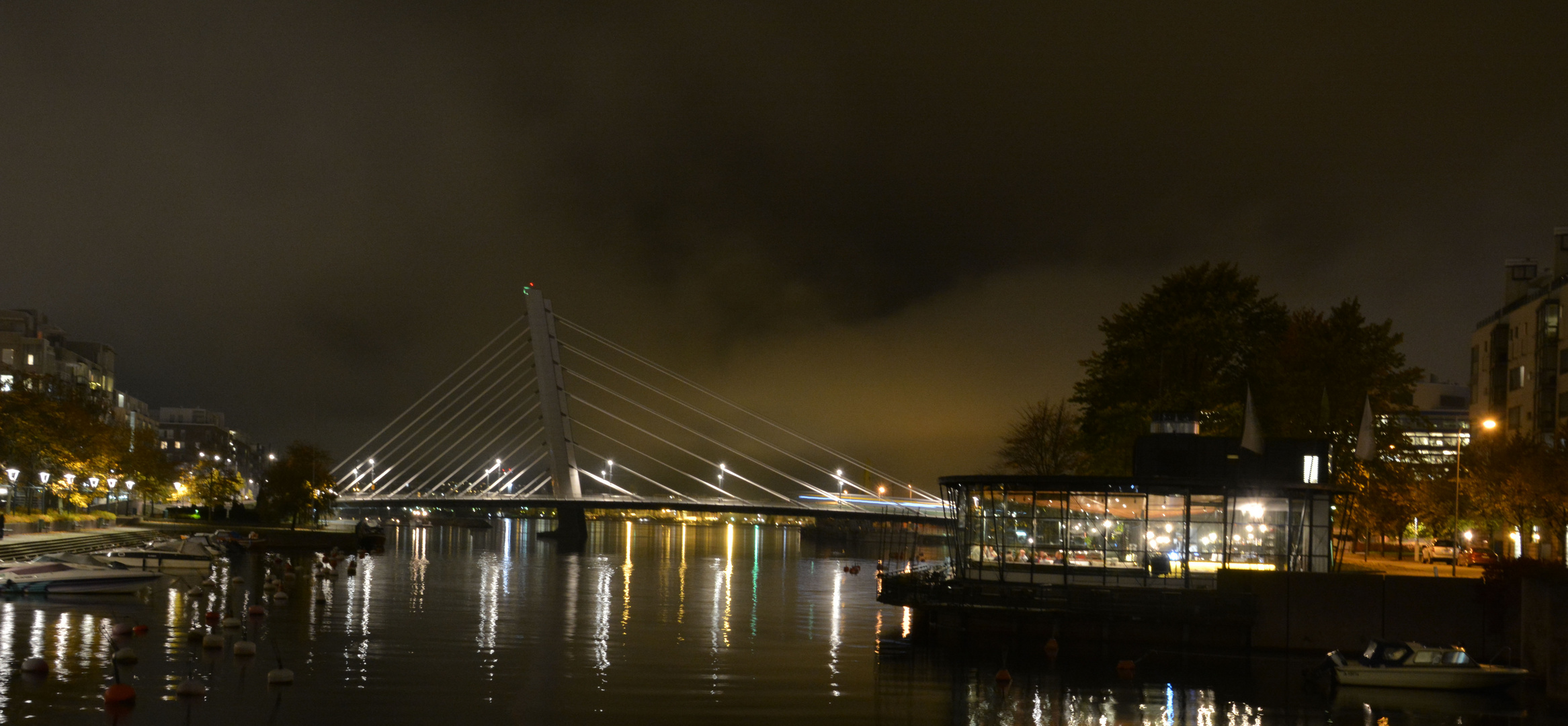 Helsinki, foggy night on Ruoholahti