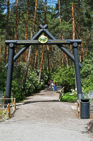 Helsinki, Haaga, The gate to rhododendron park