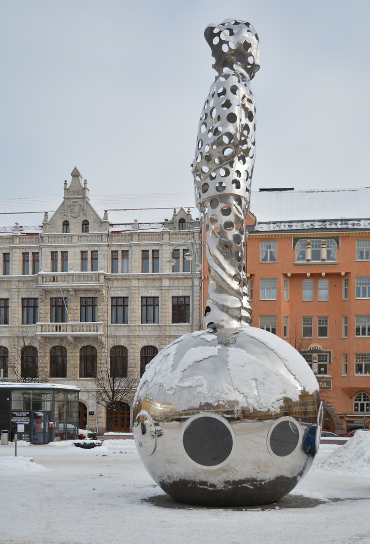 Helsinki, Kasarmintori, statue named look-out man