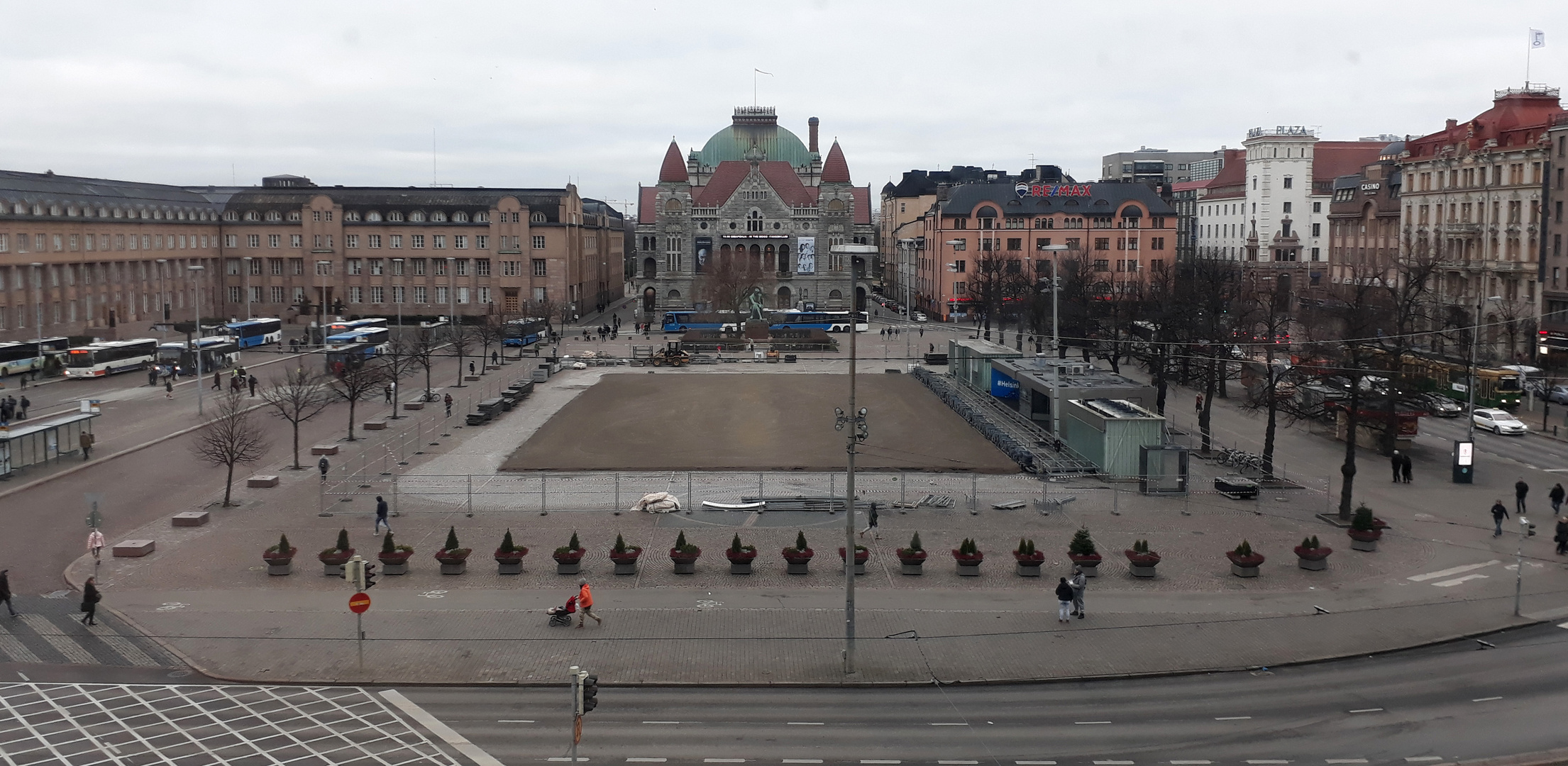 Helsinki, railwaystation square