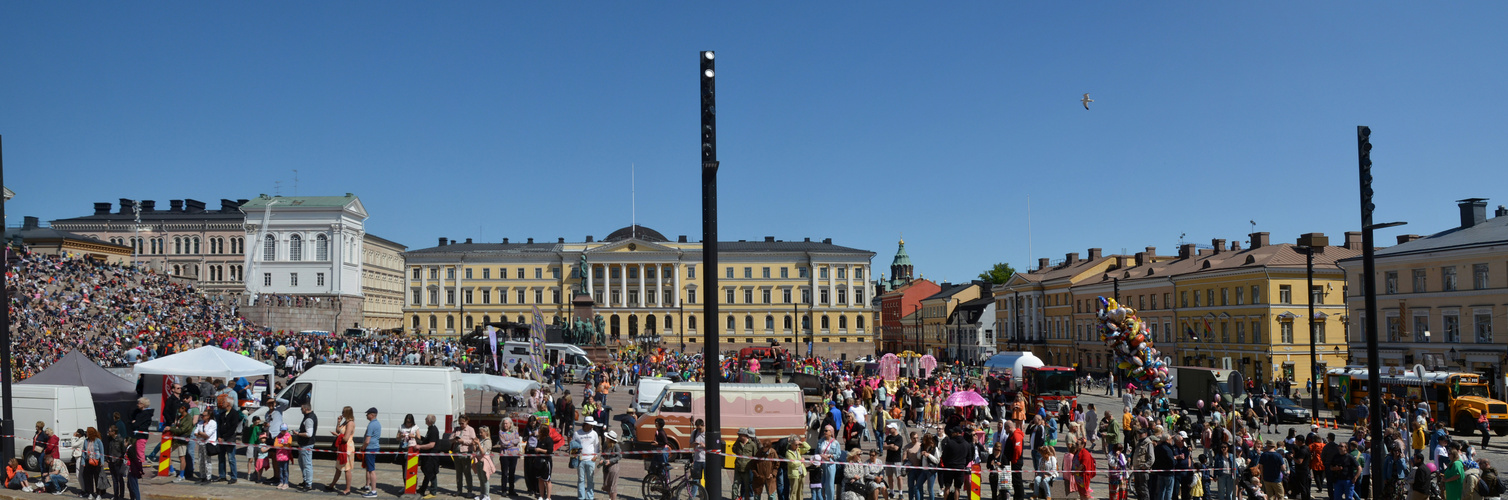 Helsinki Senaatintori, the Bublik on samba carnival 2023