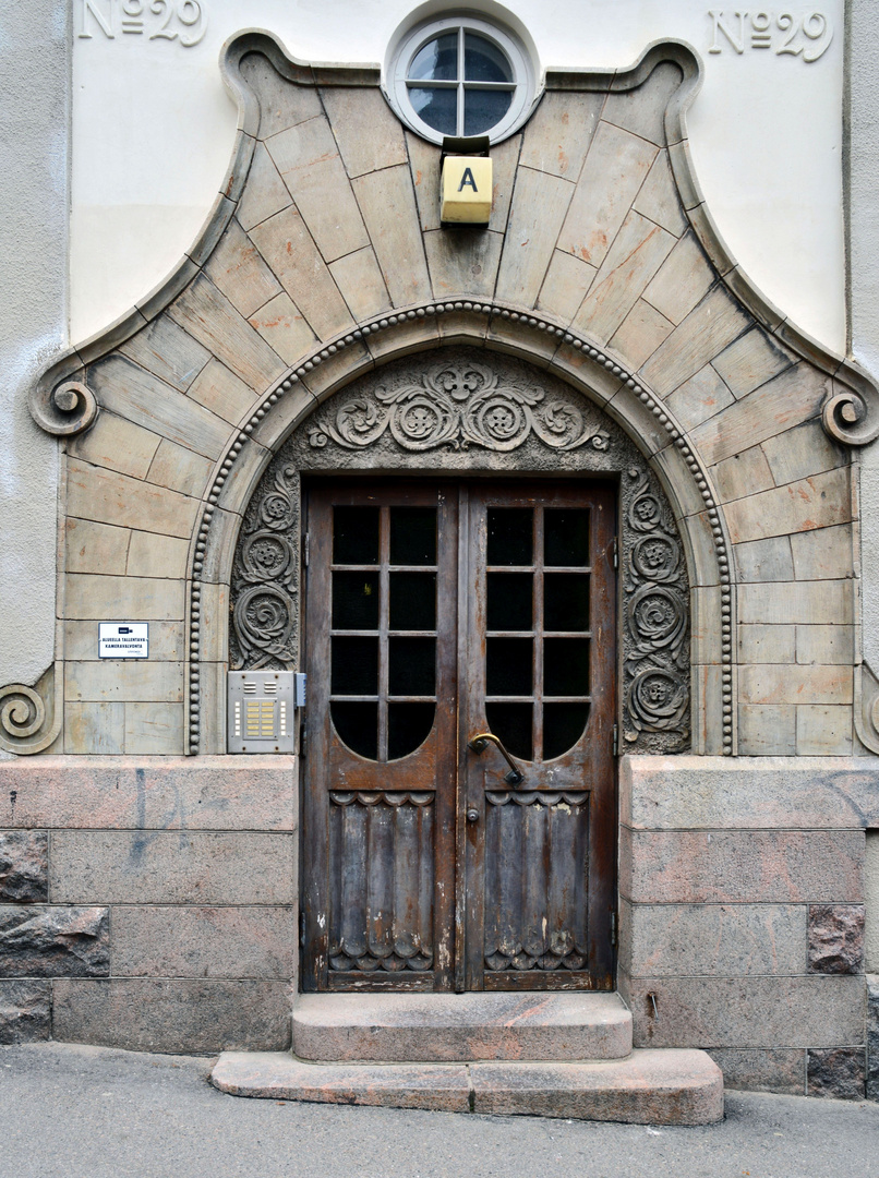 Helsinki, The door of Korkeavuorenkatu 29