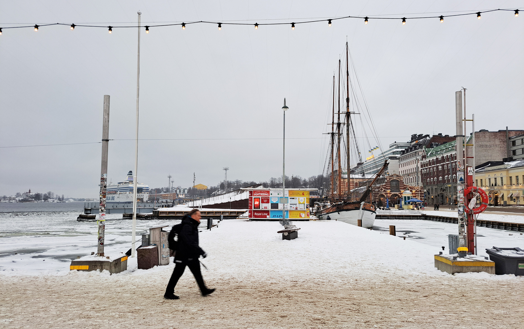 Helsinki, the wintry South harbor