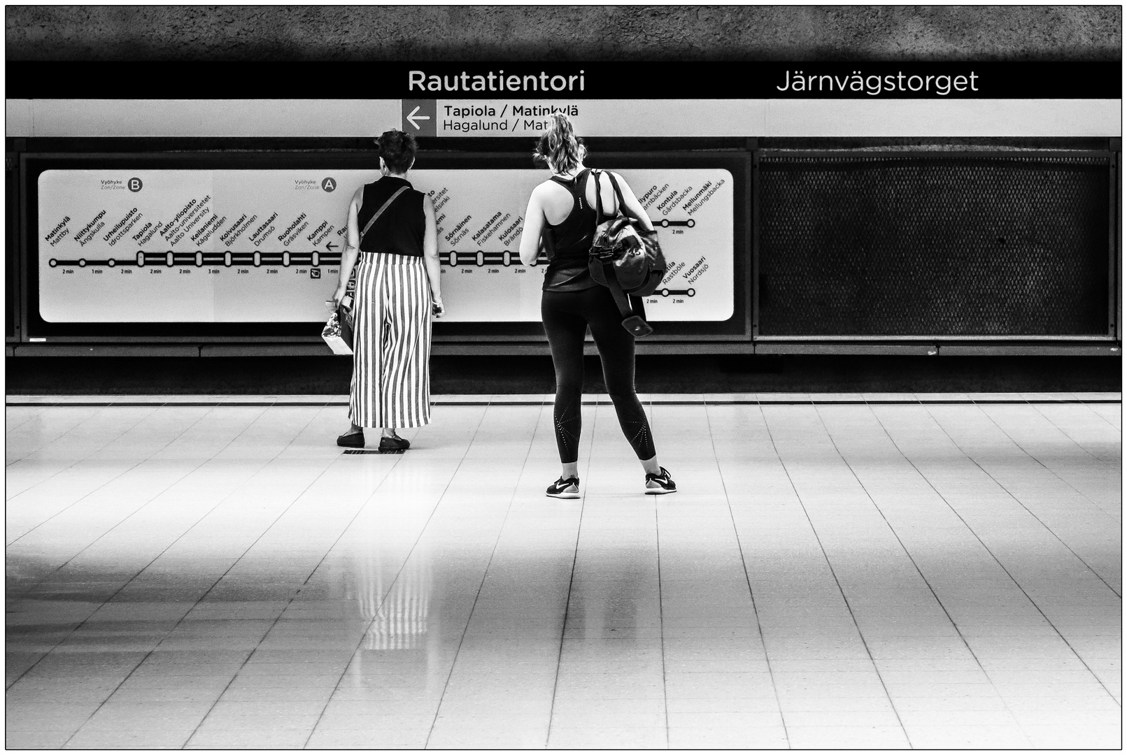 Helsinki - Warten auf die U-Bahn