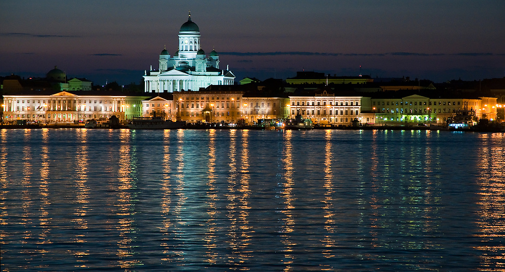 Helsinkin Satama @ Night