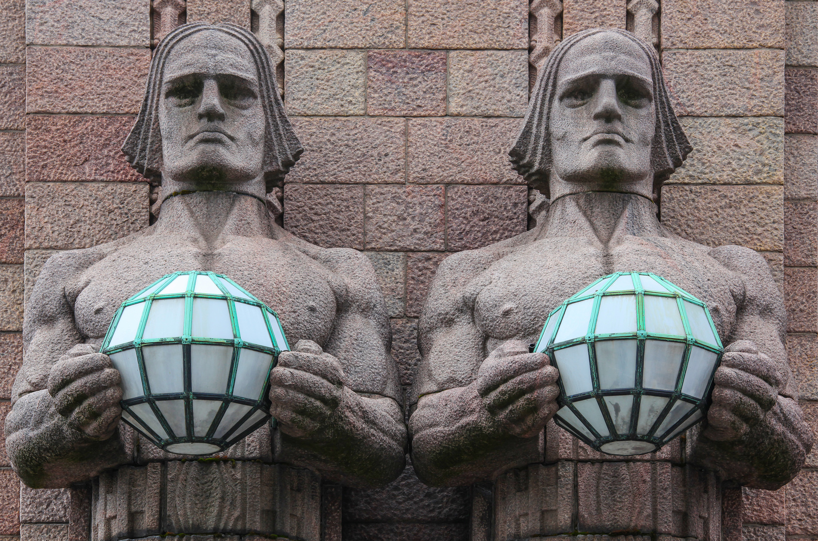 Helsinkis Lampenträger