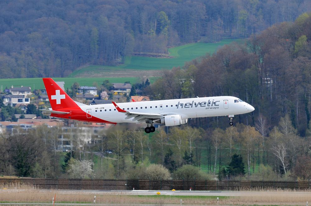 Helvetic Airways Embraer ERJ-190 (190-100) HB-JVM   