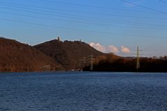 Hengsteysee mit Hohensyburg