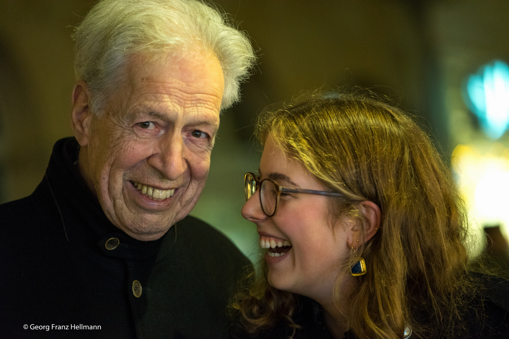  Henning Scherf mit Enkeltochter Helene, lachen herzlich - wohl über den Fotografen - 