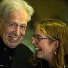  Henning Scherf mit Enkeltochter Helene, lachen herzlich - wohl über den Fotografen - 