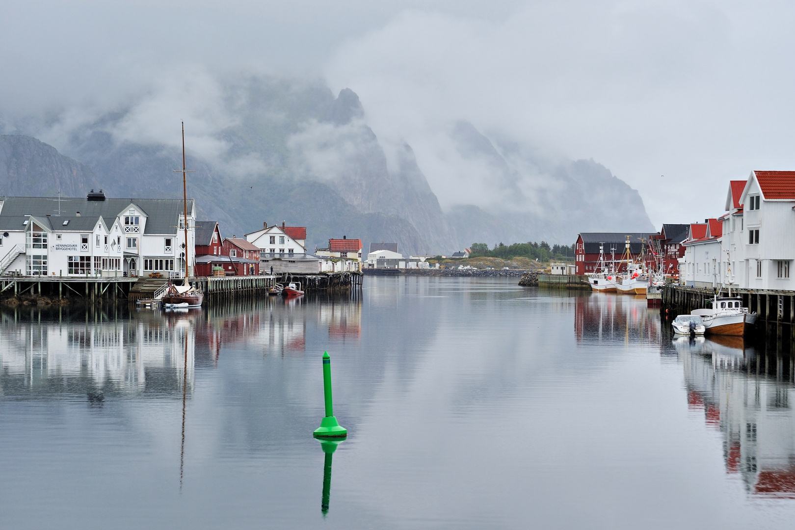 Henningsvaer 02