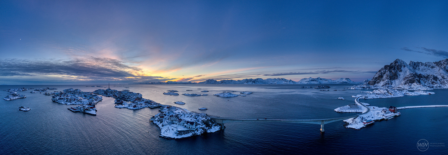 Henningsvaer