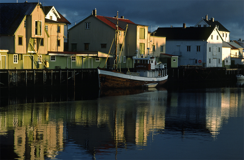 "Henningsvær"