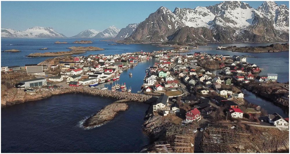 Henningsvær mal ohne Fußballplatz