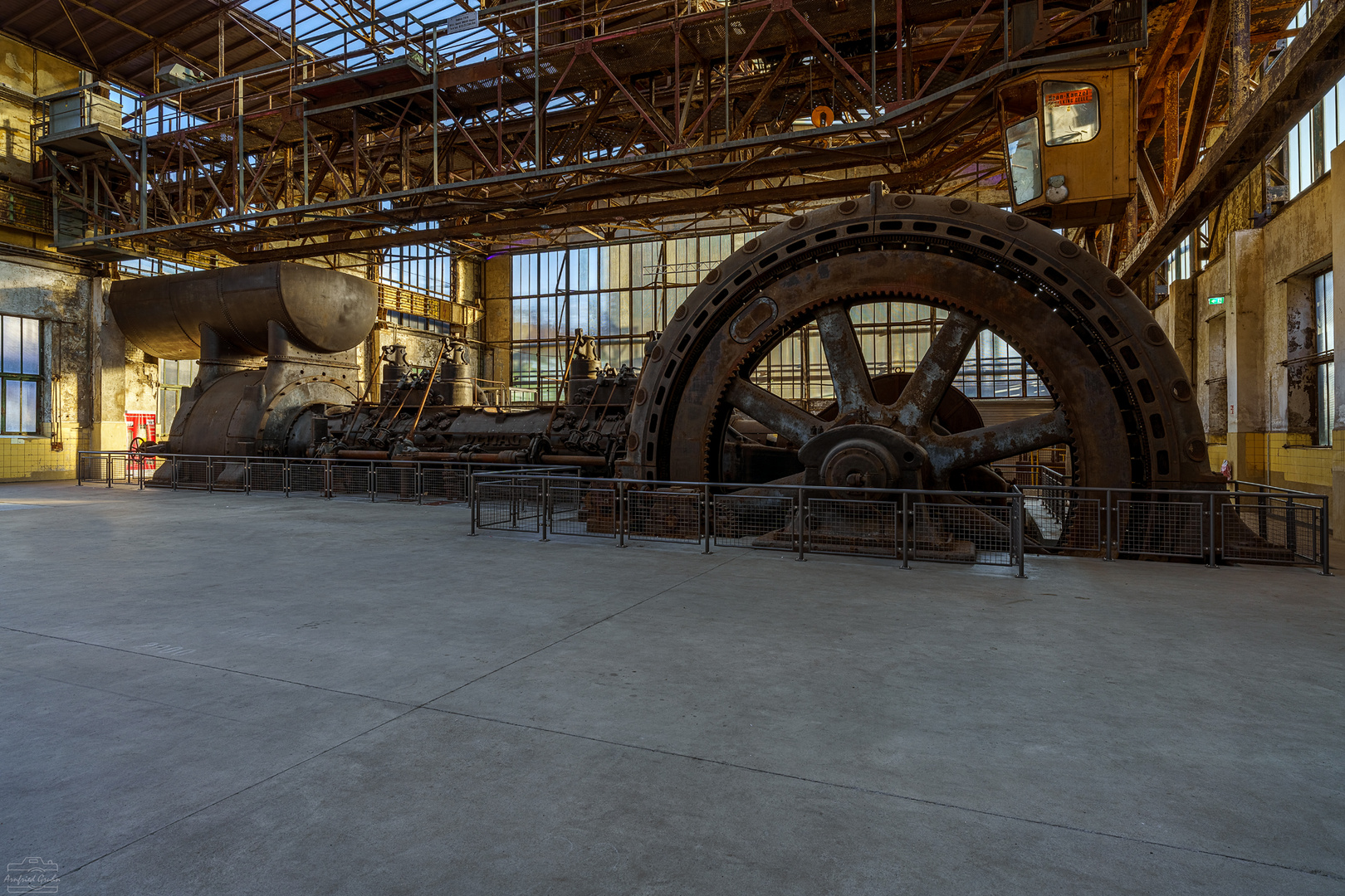 Henrichshütte - Abendsonne in der Gebläsehalle