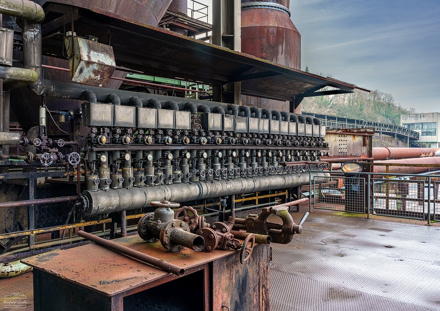 Henrichshütte - Ersatzteile liegen bereit ... (HDR aus 9 Aufnahmen)