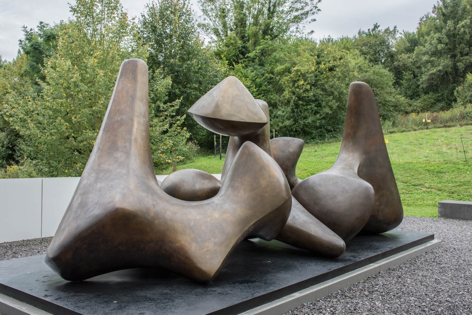 Henry Moore  im   Arpmuseum (2)