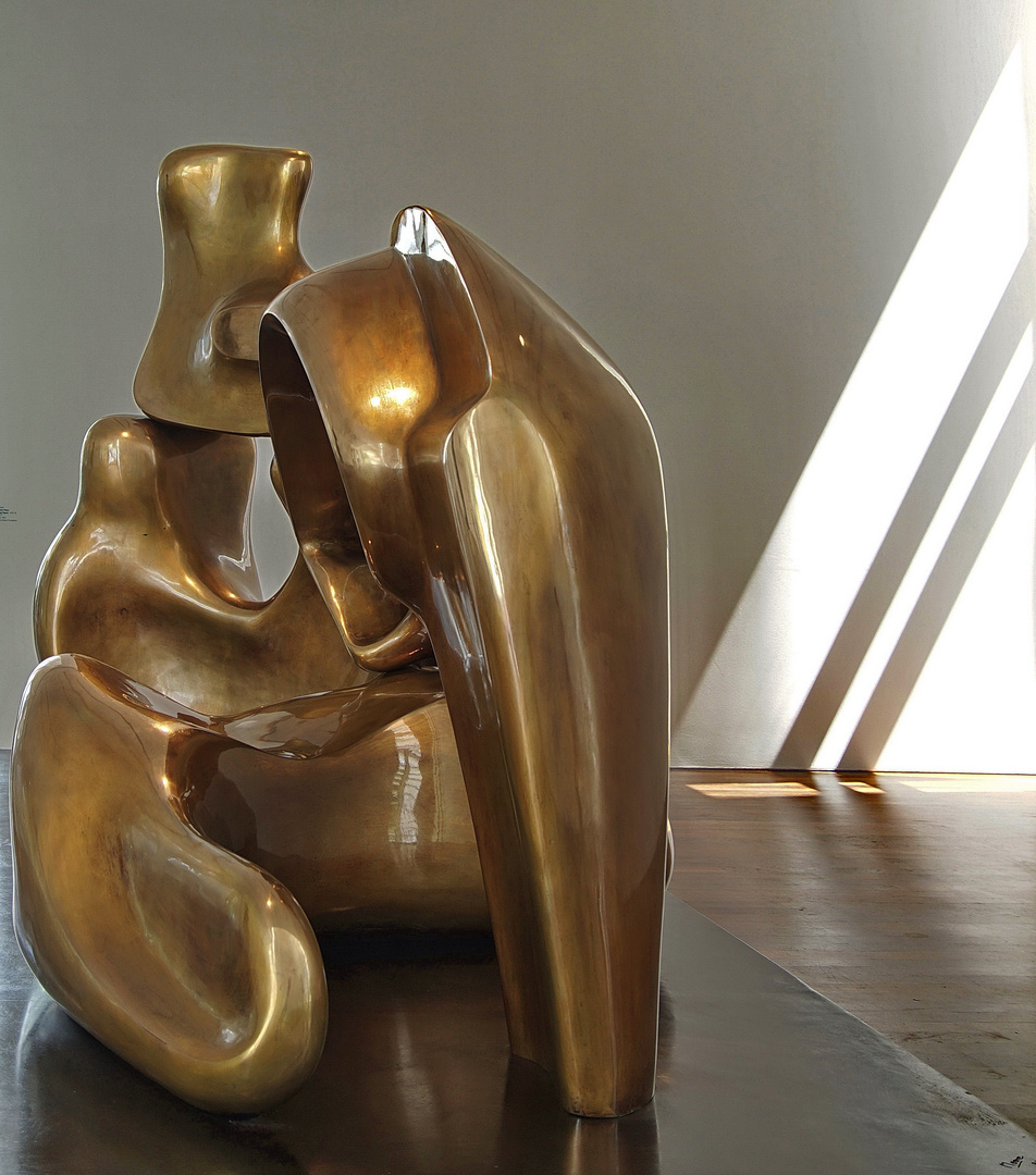 Henry Moore: Large Four Pice Reclining Figure