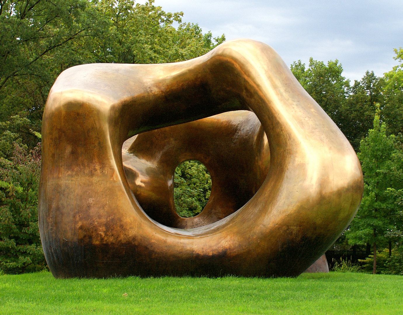 "Henry Moore: Large Two Forms" in Bonn