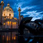 Henry Moore Skulptur vor Karlskirche