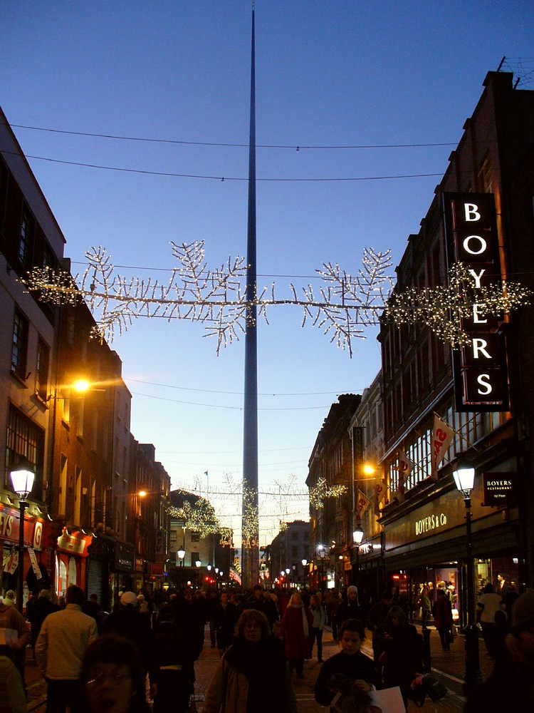 Henry Street und Dublin Spire