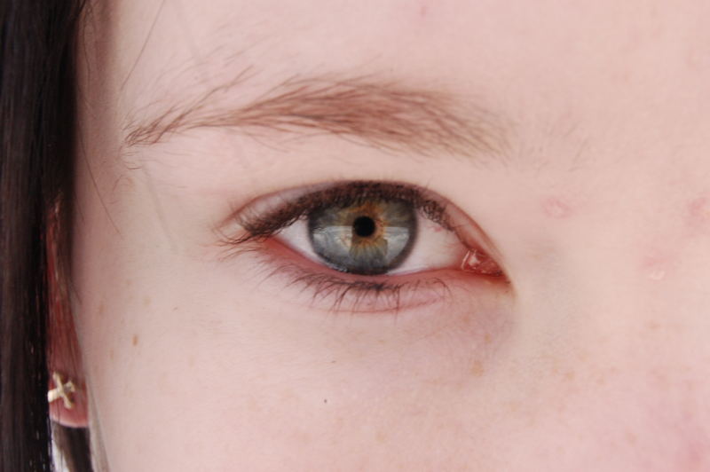 her eye