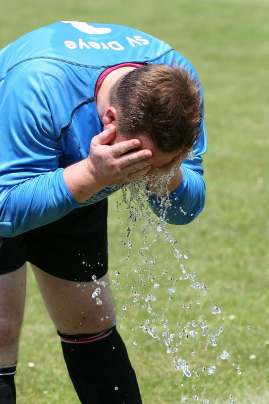 her mit dem wasser!