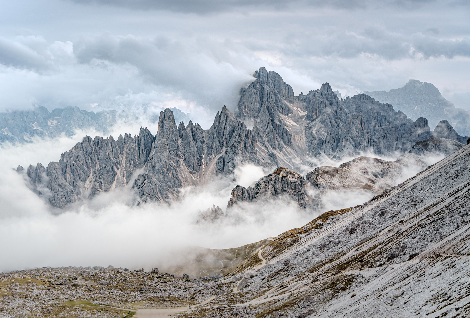 Heraufziehende Wolken im Drei-Zinnen-Nationalpark