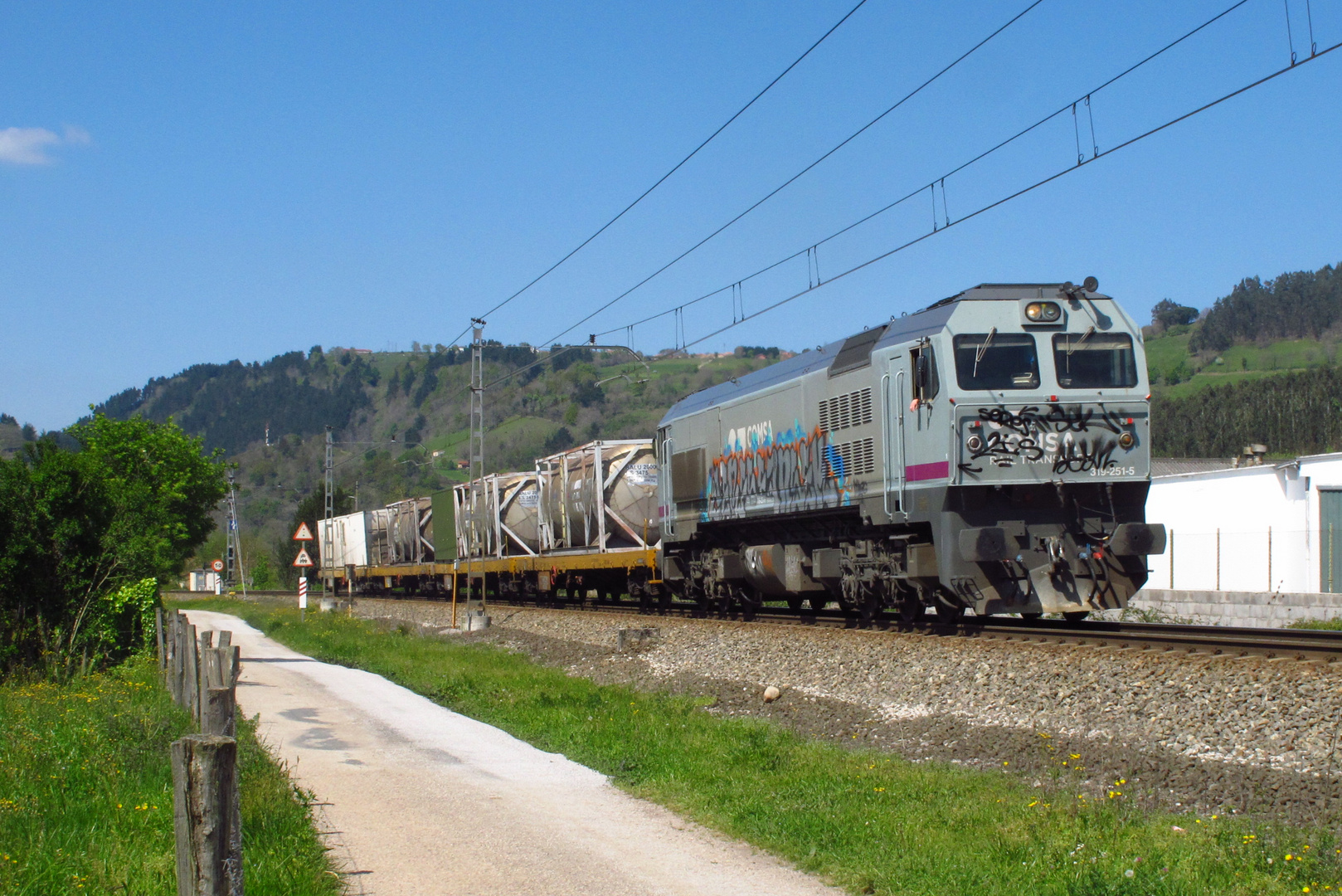 Herbicide Train; Arenas de Iguña