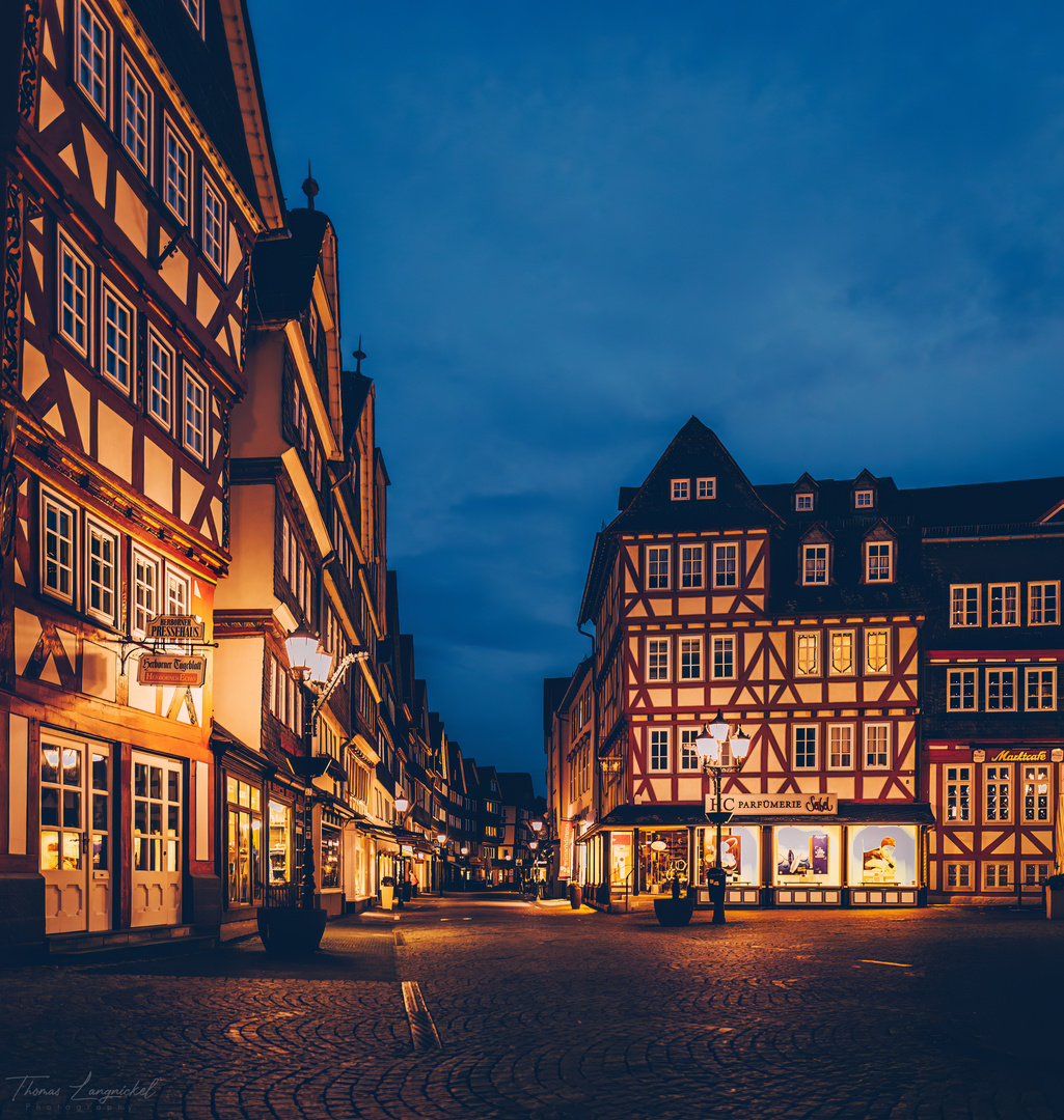 Herborn Innenstadt zur blauen Stunde. 