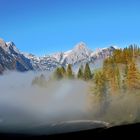 Herbst Alm-Hütte im Nebel