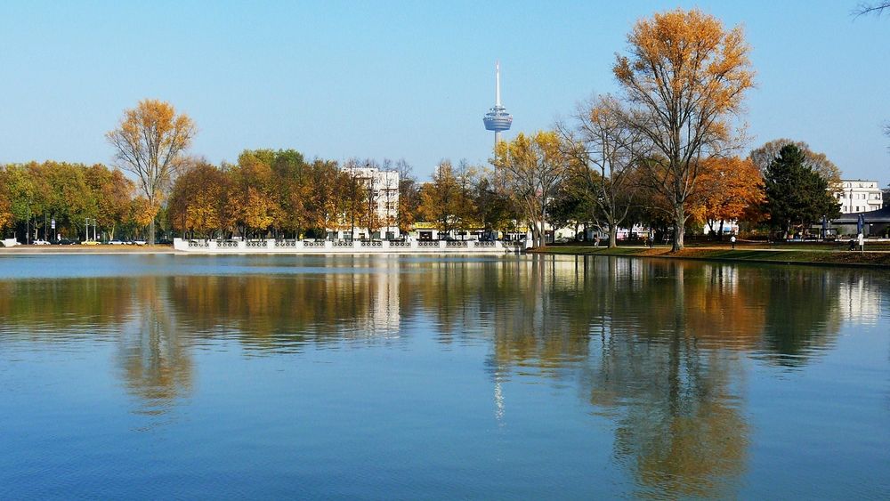 Herbst am Aachener Weiher in Köln