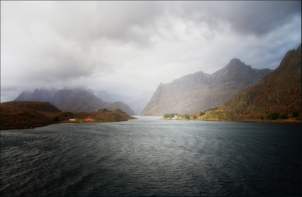 Herbst am Fjord