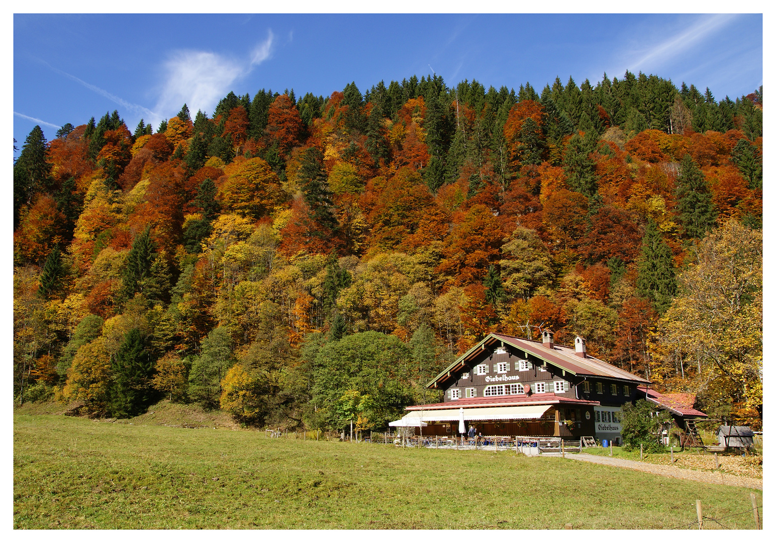 Herbst am Giebelhaus - Hinterstein