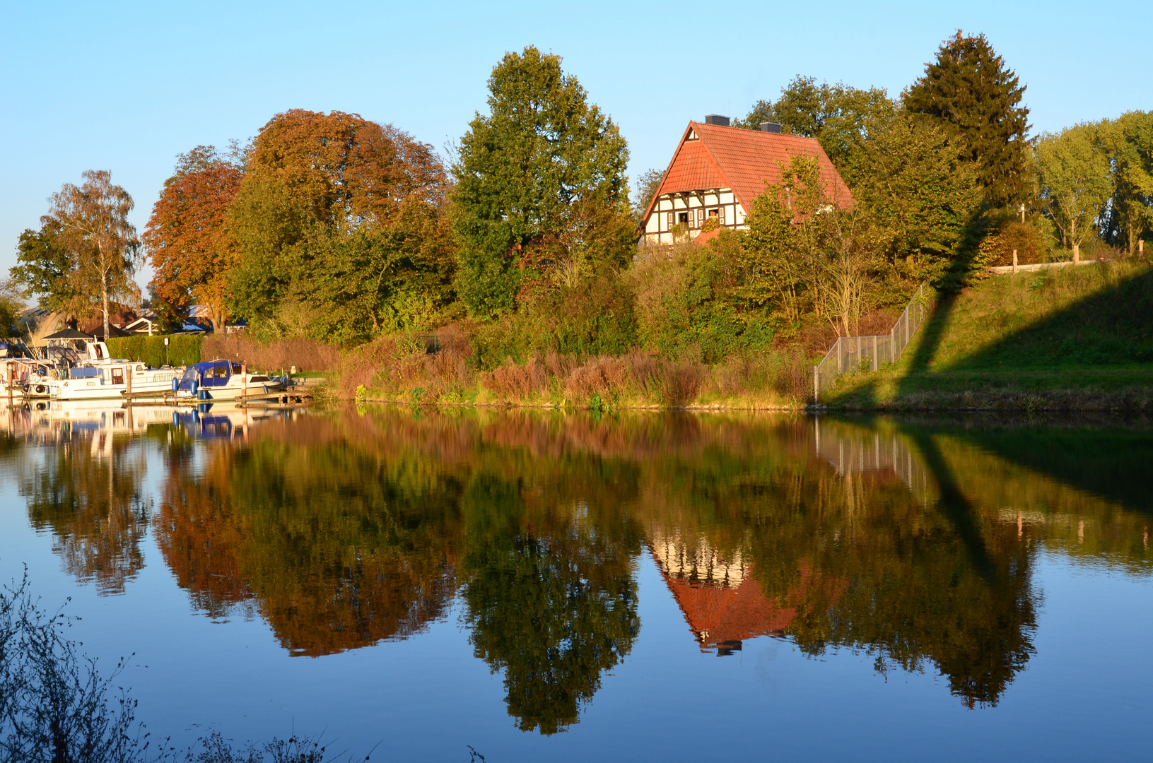Herbst am Kanal