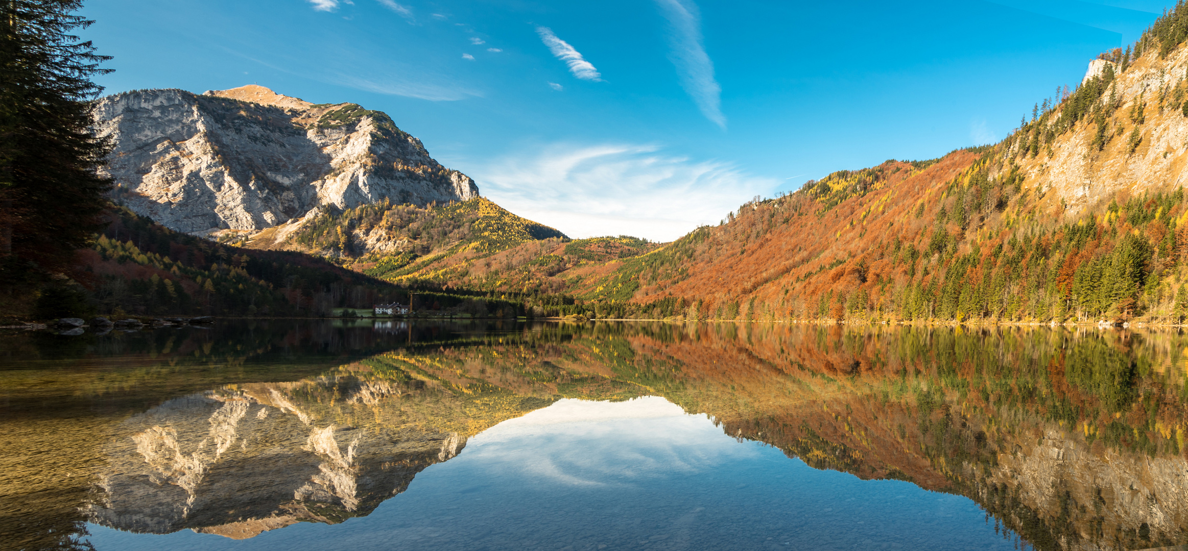 Herbst am Langbathsee