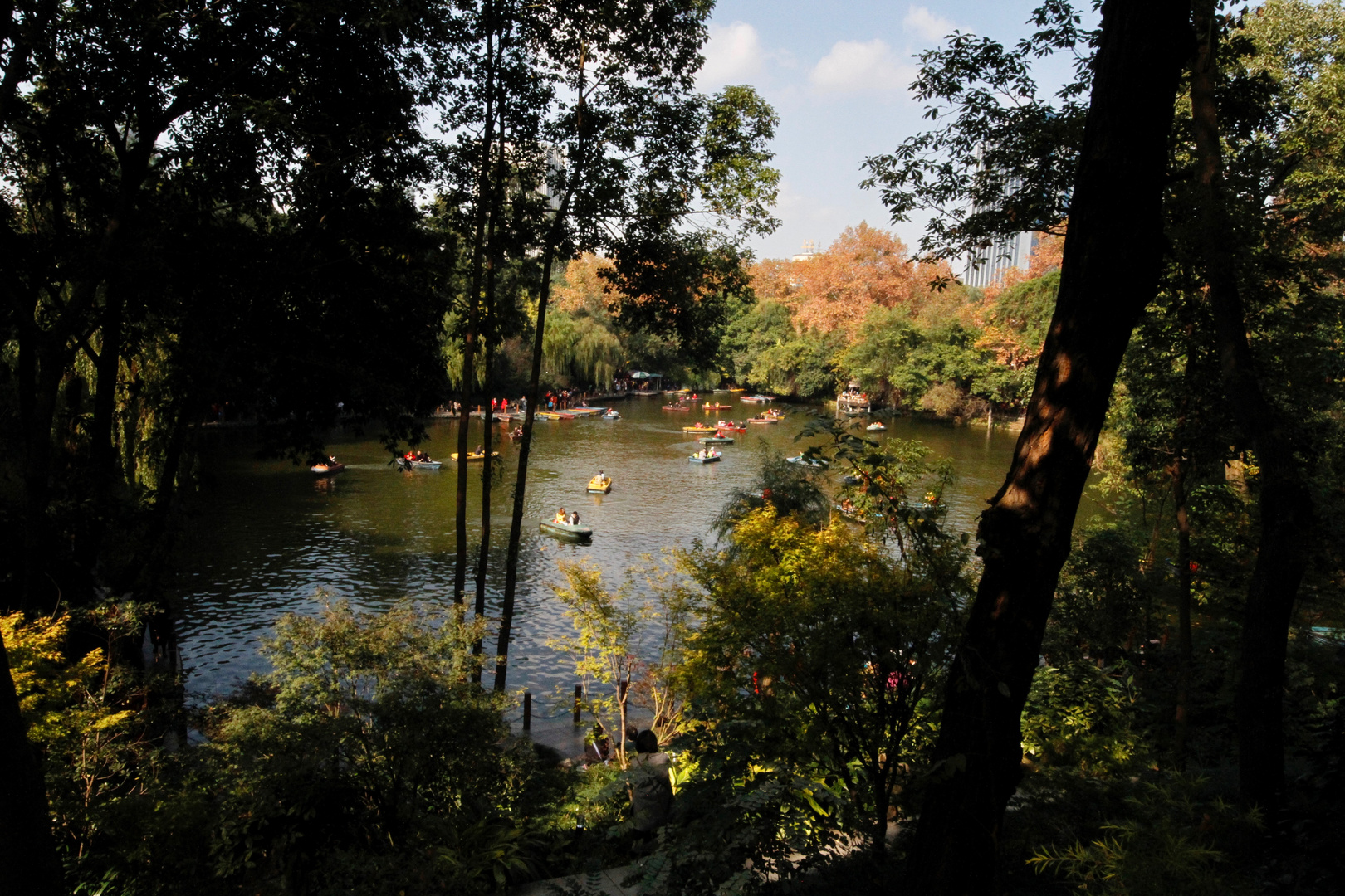 Herbst am Lotus-See Foto & Bild | asia, china, east asia ...