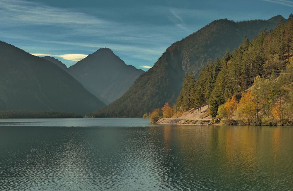 Herbst am Plansee bei Reutte in Tirol