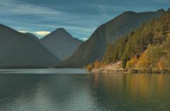 Herbst am Plansee bei Reutte in Tirol