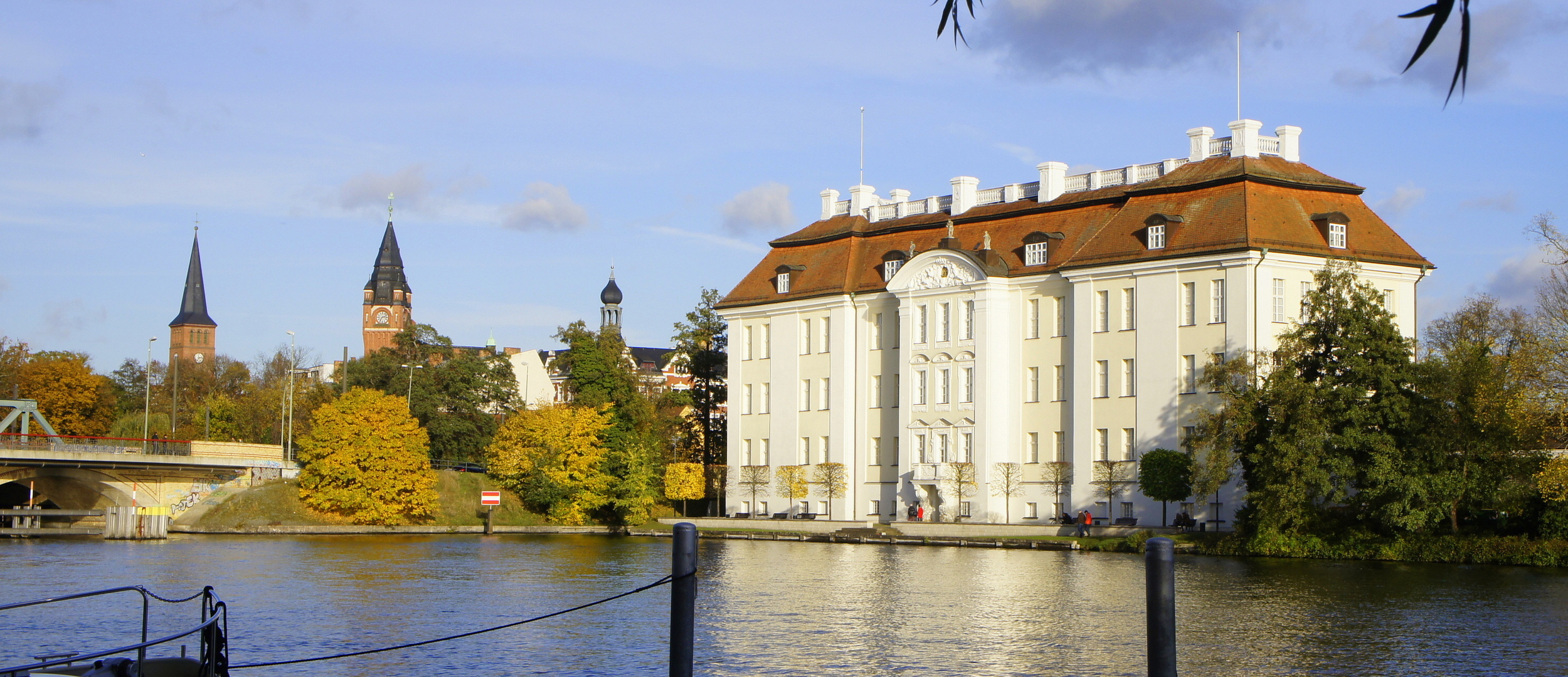 Herbst am Schloss