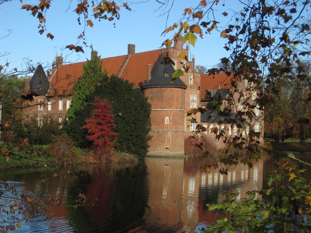 Herbst am Schloss