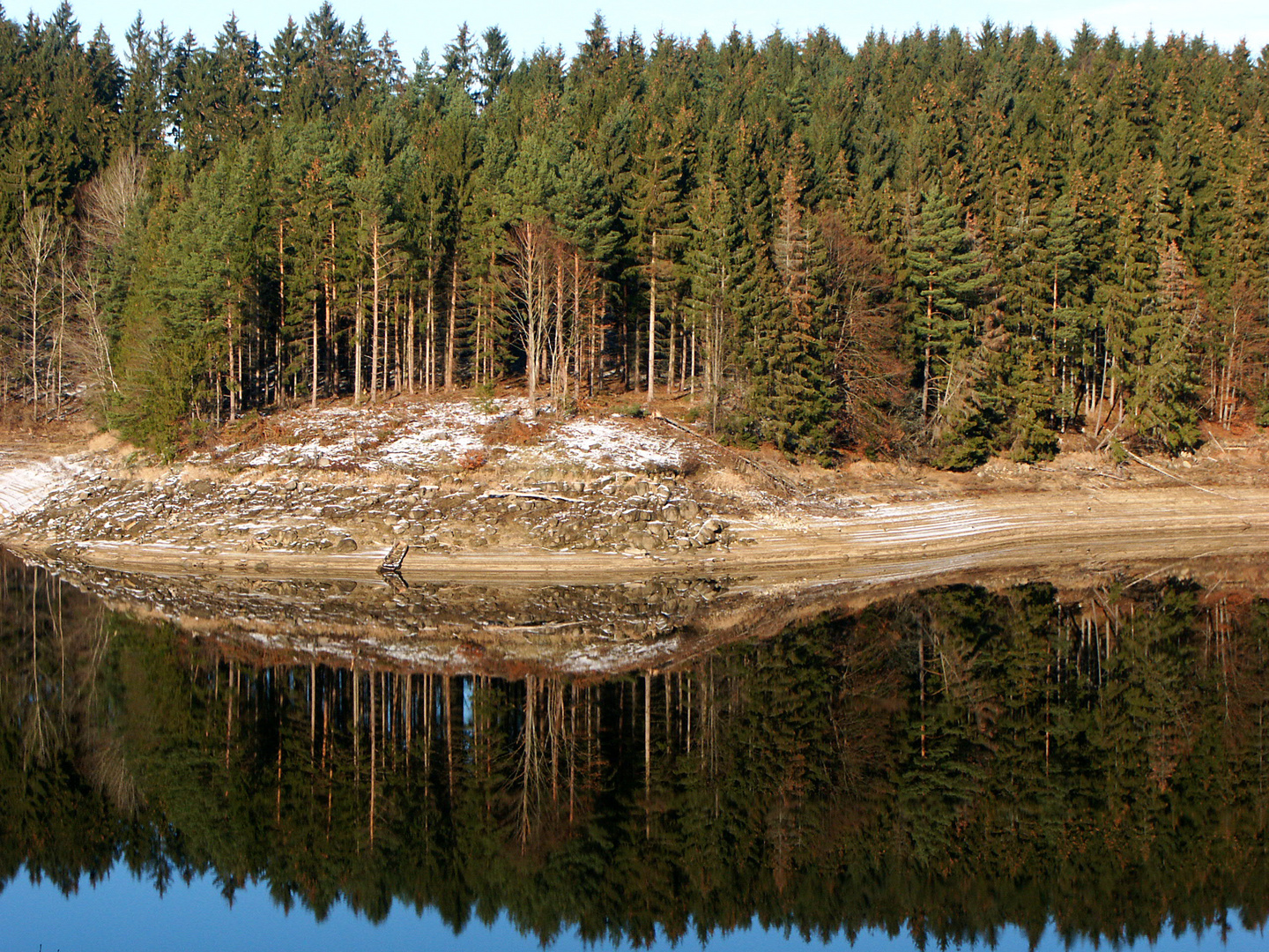 Herbst am Stausee