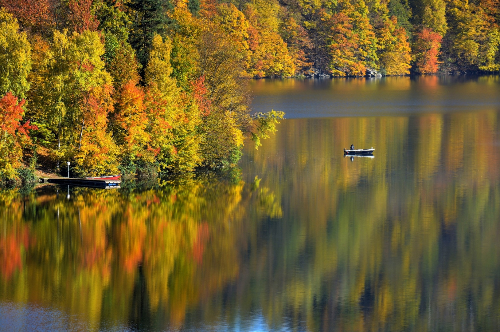 Herbst am Stausee Dobra