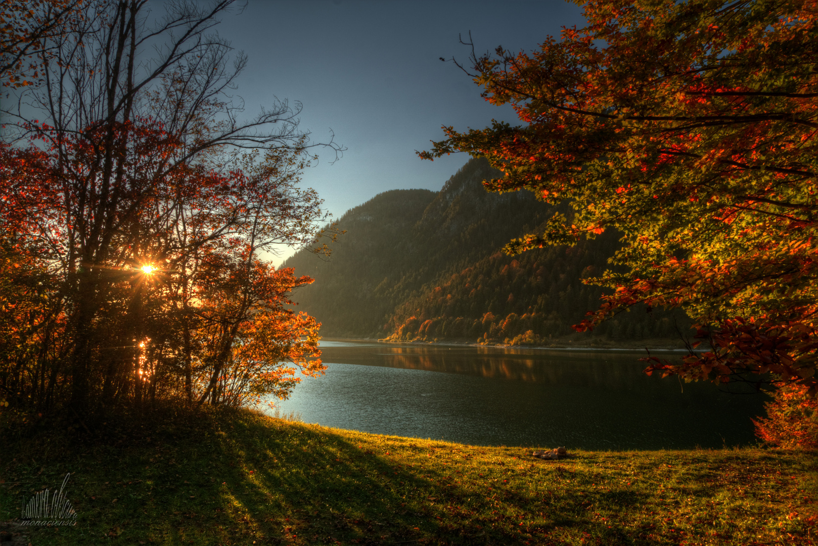 Herbst am Sylvensteinsee