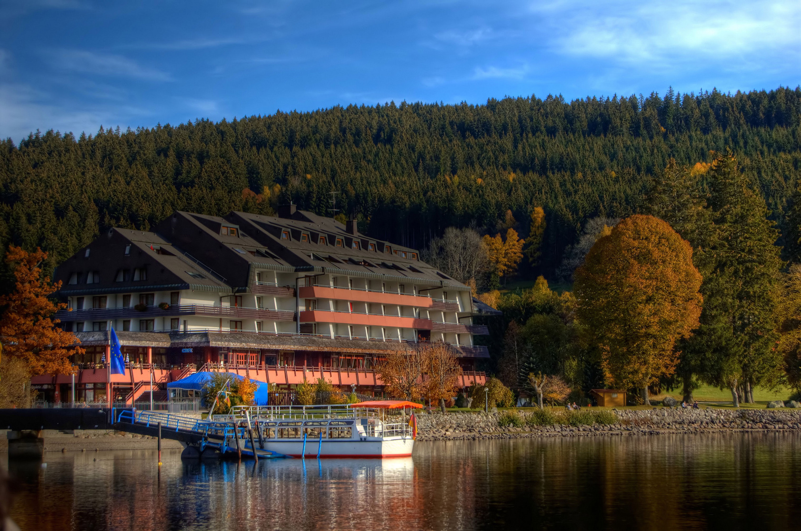 herbst am titisee.